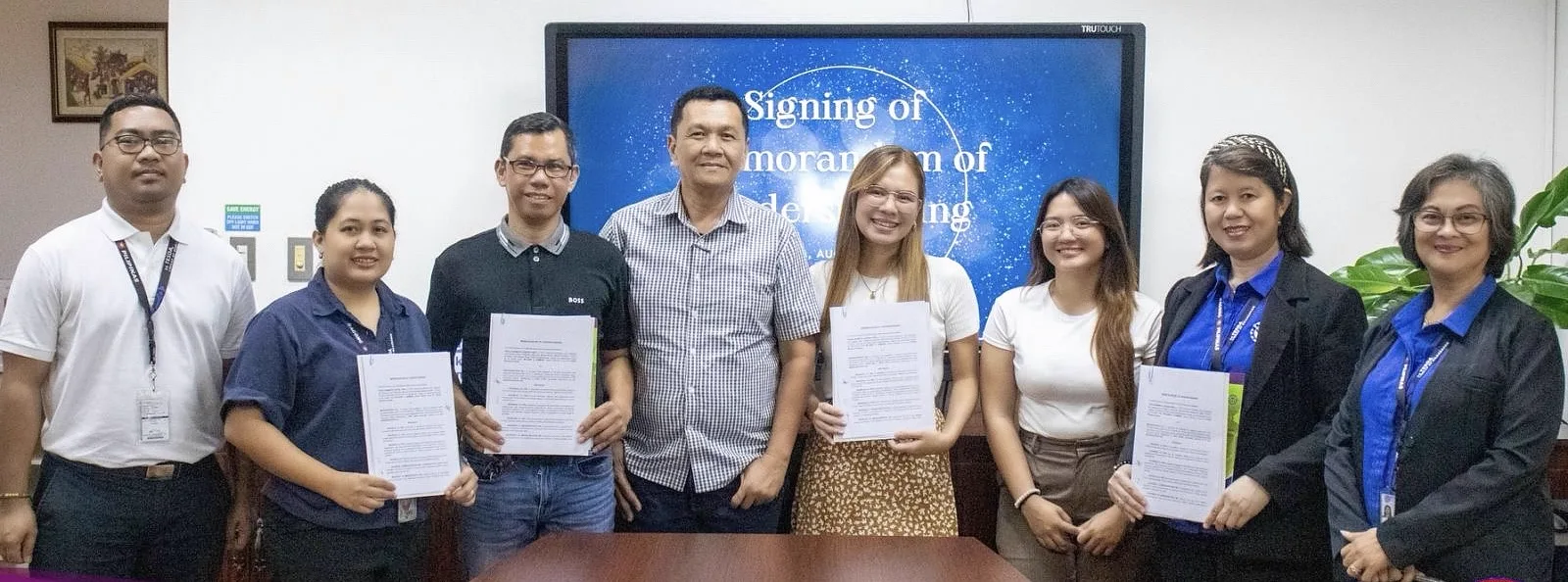 The Medikonstruk team at the signing of a memorandum of understanding